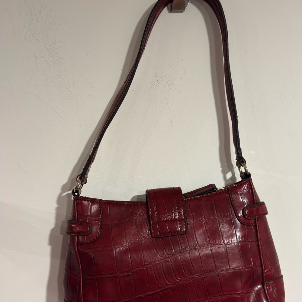 Liz Claiborne Vintage Cherry Red Croc-Embossed Shoulder Handbag - Picture 16 of 16